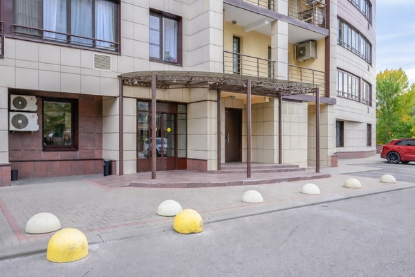 Продам трехкомнатную (3-комн.) квартиру, Давыдковская ул, 16, Москва г