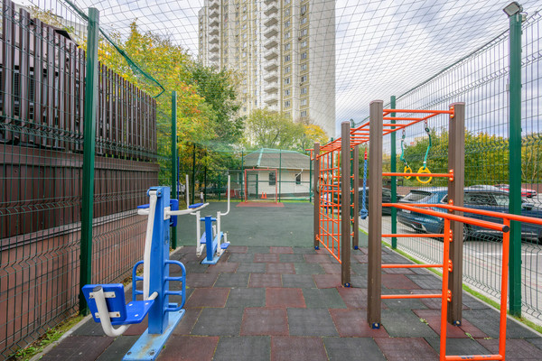 Продам трехкомнатную (3-комн.) квартиру, Давыдковская ул, 16, Москва г