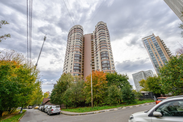 Продам трехкомнатную (3-комн.) квартиру, Давыдковская ул, 16, Москва г