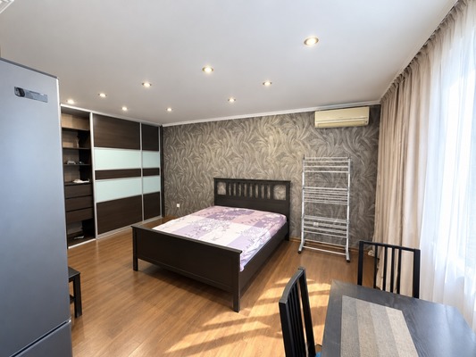 Продам однокомнатную (1-комн.) квартиру, Московская ул, 3, Новороссийск г
