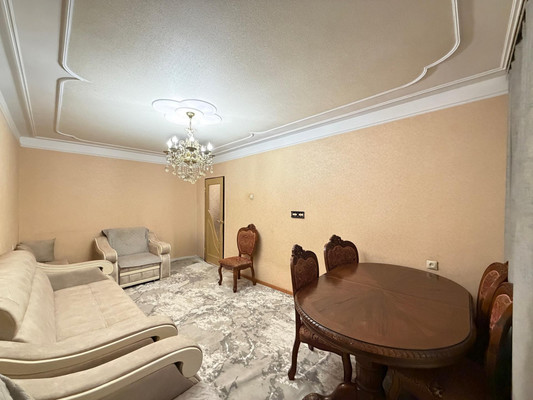 Продам трехкомнатную (3-комн.) квартиру, Кабардинская ул, 206, Нальчик г