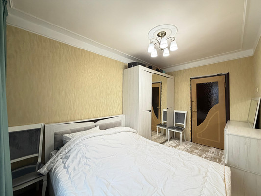 Продам трехкомнатную (3-комн.) квартиру, Кабардинская ул, 206, Нальчик г