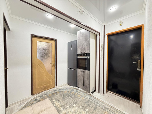 Продам трехкомнатную (3-комн.) квартиру, Кабардинская ул, 206, Нальчик г