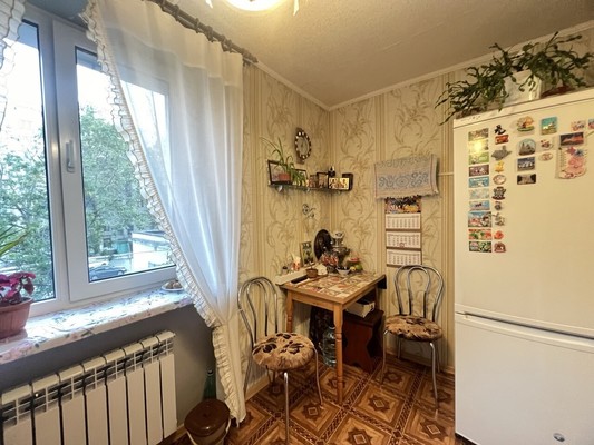 Продам однокомнатную (1-комн.) квартиру, Грэсовская ул, 8, Грэсовский пгт