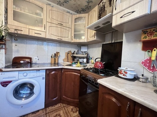 Продам однокомнатную (1-комн.) квартиру, Грэсовская ул, 8, Грэсовский пгт