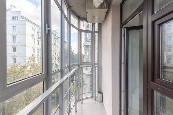 Продам трехкомнатную (3-комн.) квартиру, Достоевского ул, 1, Казань г