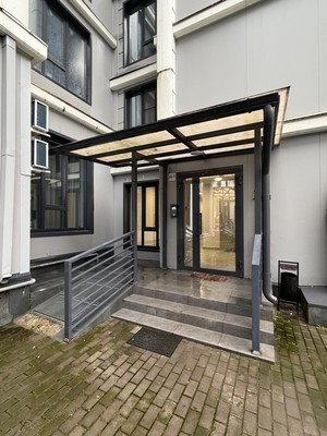 Продам трехкомнатную (3-комн.) квартиру, Тлостанова ул, 32, Нальчик г