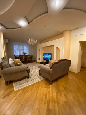 Продам трехкомнатную (3-комн.) квартиру, Социалистическая ул, 215, Ростов-на-Дону г