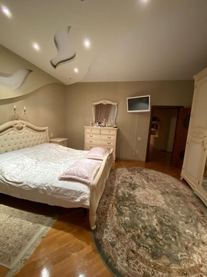 Продам трехкомнатную (3-комн.) квартиру, Социалистическая ул, 215, Ростов-на-Дону г