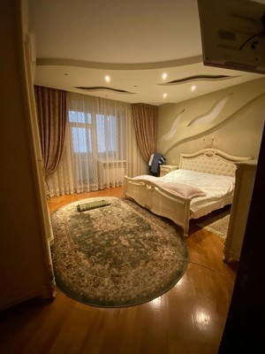 Продам трехкомнатную (3-комн.) квартиру, Социалистическая ул, 215, Ростов-на-Дону г