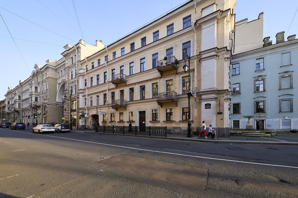 Продам трехкомнатную (3-комн.) квартиру, Пестеля ул, 11А, Санкт-Петербург г