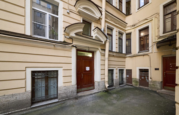 Продам трехкомнатную (3-комн.) квартиру, Пестеля ул, 11А, Санкт-Петербург г