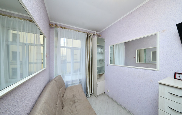 Продам трехкомнатную (3-комн.) квартиру, Пестеля ул, 11А, Санкт-Петербург г