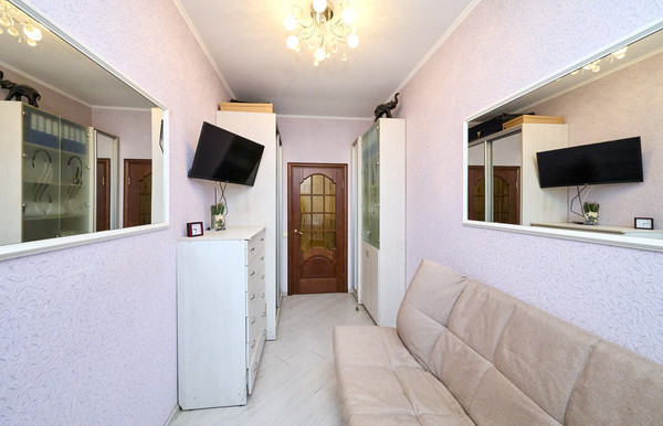 Продам трехкомнатную (3-комн.) квартиру, Пестеля ул, 11А, Санкт-Петербург г