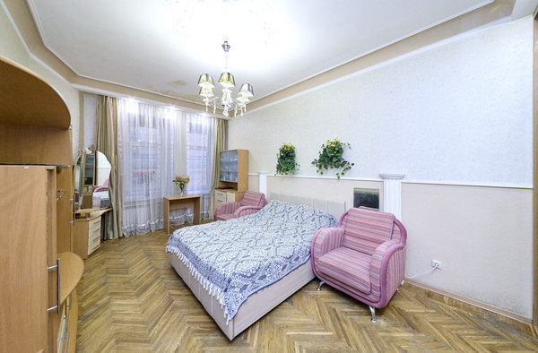 Продам трехкомнатную (3-комн.) квартиру, Пестеля ул, 11А, Санкт-Петербург г