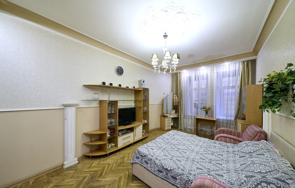 Продам трехкомнатную (3-комн.) квартиру, Пестеля ул, 11А, Санкт-Петербург г