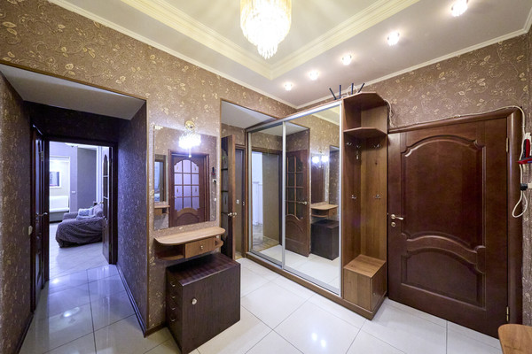 Продам трехкомнатную (3-комн.) квартиру, Пестеля ул, 11А, Санкт-Петербург г