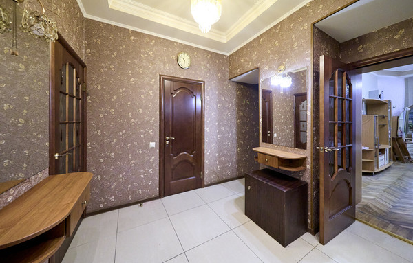 Продам трехкомнатную (3-комн.) квартиру, Пестеля ул, 11А, Санкт-Петербург г