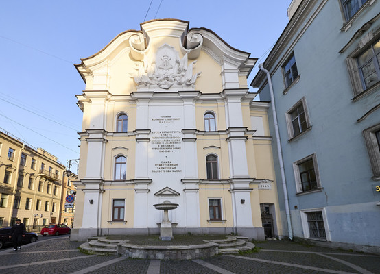 Продам трехкомнатную (3-комн.) квартиру, Пестеля ул, 11А, Санкт-Петербург г