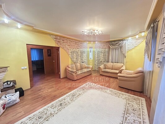 Продам трехкомнатную (3-комн.) квартиру, Ладушкина пер, 13, Калининград г