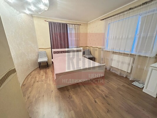Продам трехкомнатную (3-комн.) квартиру, Ладушкина пер, 13, Калининград г