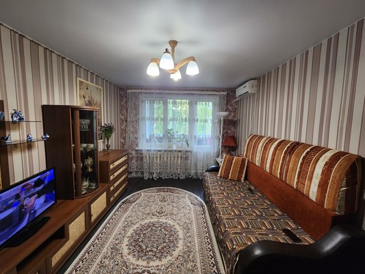 Продам двухкомнатную (2-комн.) квартиру, Парковая ул, 19, Казань г