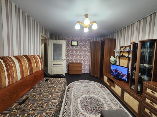 Продам двухкомнатную (2-комн.) квартиру, Парковая ул, 19, Казань г