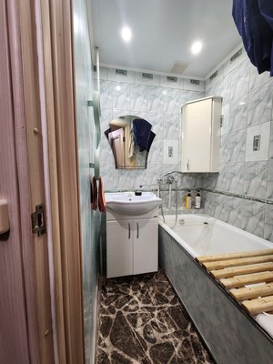 Продам двухкомнатную (2-комн.) квартиру, Парковая ул, 19, Казань г