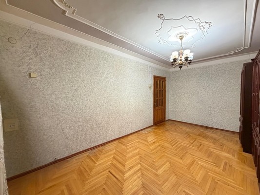 Продам трехкомнатную (3-комн.) квартиру, Шортанова ул, 3, Нальчик г