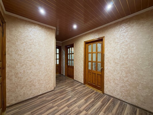 Продам трехкомнатную (3-комн.) квартиру, Шортанова ул, 3, Нальчик г