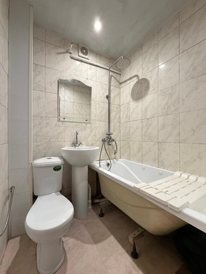 Продам трехкомнатную (3-комн.) квартиру, Шортанова ул, 3, Нальчик г