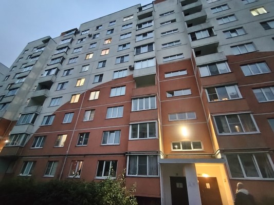 Продам однокомнатную (1-комн.) квартиру, Большая Санкт-Петербургская ул, 106к5, Великий Новгород г