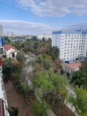 Продам трехкомнатную (3-комн.) квартиру, Строителей пр-кт, 8в, Волгодонск г