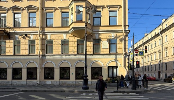 Продам двухкомнатную (2-комн.) квартиру, Большая Морская ул, 25А, Санкт-Петербург г