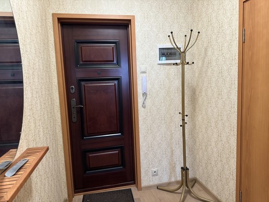 Продам однокомнатную (1-комн.) квартиру, Халтуринская ул, 14к1, Москва г