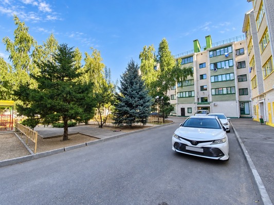 Продам двухкомнатную (2-комн.) квартиру, Ленинградская ул, 230, Тихорецк г