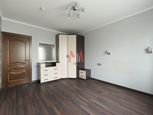 Продам многокомнатную квартиру, Маршала Захарова ул, 16к1 литера А, Санкт-Петербург г