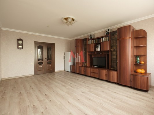 Продам многокомнатную квартиру, Маршала Захарова ул, 16к1 литера А, Санкт-Петербург г