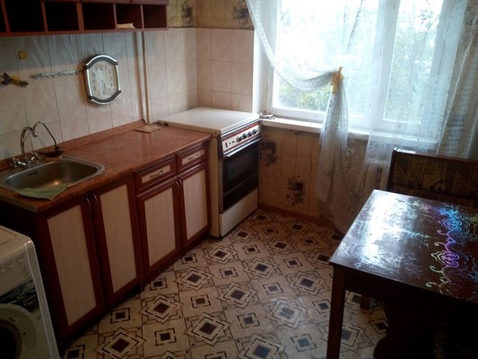 Продам двухкомнатную (2-комн.) квартиру, Залесская ул, 76, Симферополь г