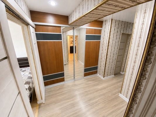 Продам двухкомнатную (2-комн.) квартиру, Калинина ул, 88, Тихорецк г