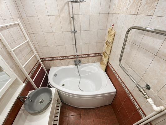 Продам двухкомнатную (2-комн.) квартиру, Калинина ул, 88, Тихорецк г