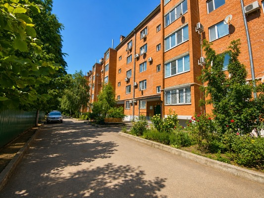 Продам двухкомнатную (2-комн.) квартиру, Калинина ул, 88, Тихорецк г