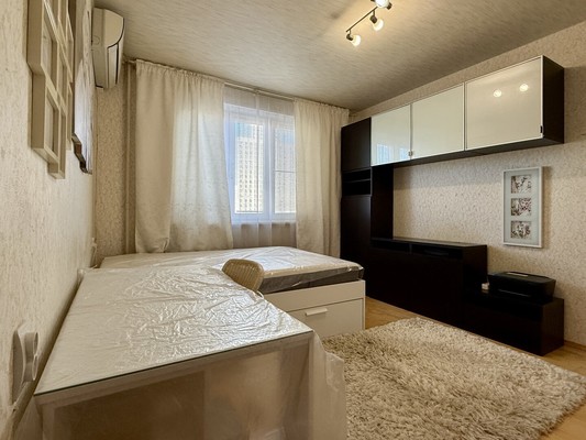 Продам трехкомнатную (3-комн.) квартиру, Ивовая ул, 6к2, Москва г