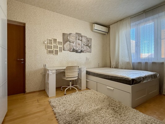 Продам трехкомнатную (3-комн.) квартиру, Ивовая ул, 6к2, Москва г