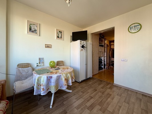 Продам трехкомнатную (3-комн.) квартиру, Ивовая ул, 6к2, Москва г