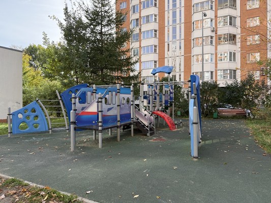 Продам трехкомнатную (3-комн.) квартиру, Ивовая ул, 6к2, Москва г