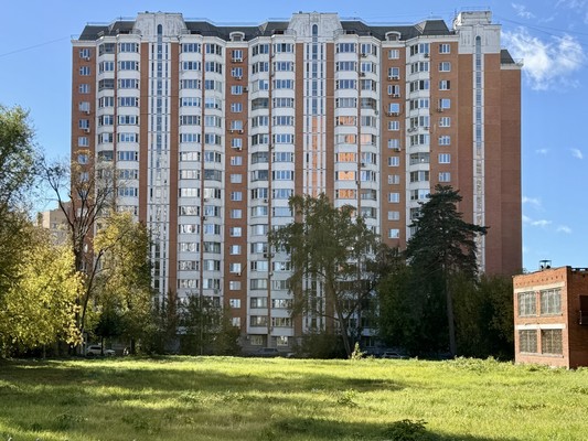 Продам трехкомнатную (3-комн.) квартиру, Ивовая ул, 6к2, Москва г