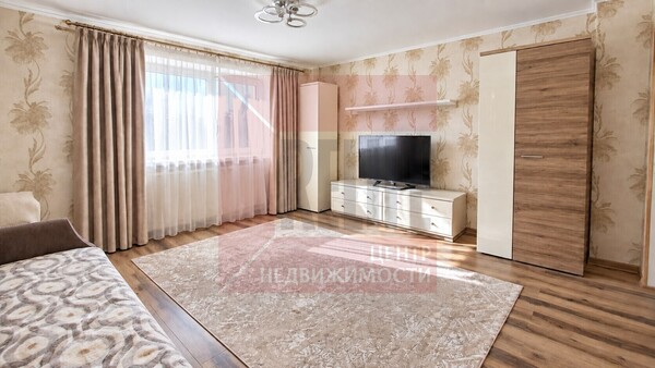 Продам трехкомнатную (3-комн.) квартиру, Большая Окружная 3-я ул, 44, Калининград г