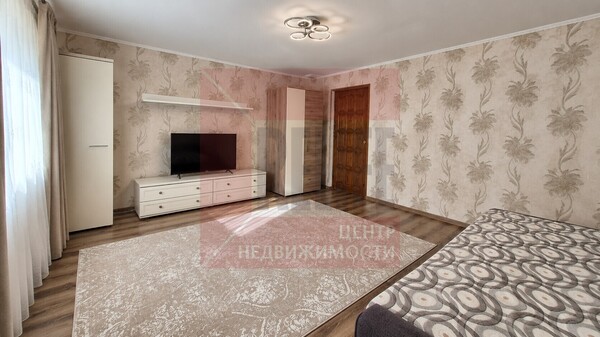 Продам трехкомнатную (3-комн.) квартиру, Большая Окружная 3-я ул, 44, Калининград г