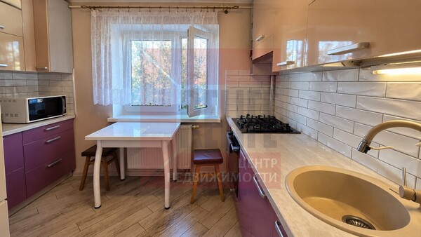 Продам трехкомнатную (3-комн.) квартиру, Большая Окружная 3-я ул, 44, Калининград г